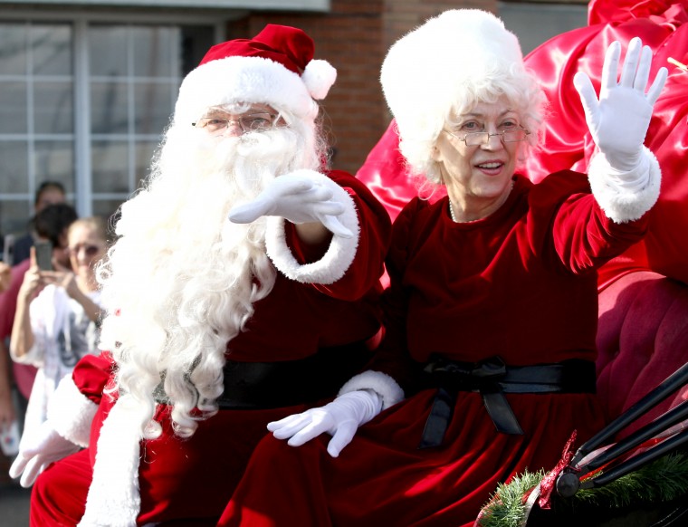 Armed Services YMCA hosts Christmas parade